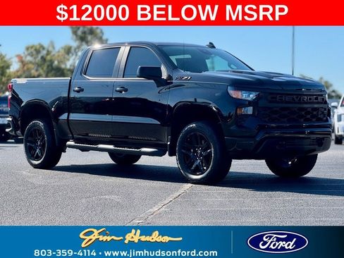 Used 2025 Chevrolet Silverado 1500 Custom Trail Boss w/ Turbomax Blackout Package image 1