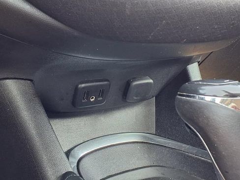 Used 2017 Chevrolet Malibu LT FWD image 12