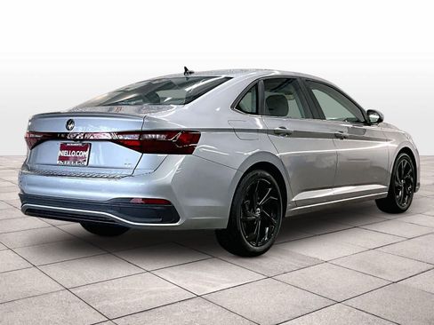 New 2026 Volkswagen Jetta SE image 4