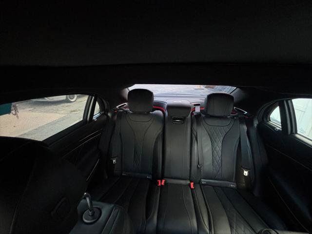 Used 2018 Mercedes-Benz S 560 Sedan w/ AMG Line Exterior image 18