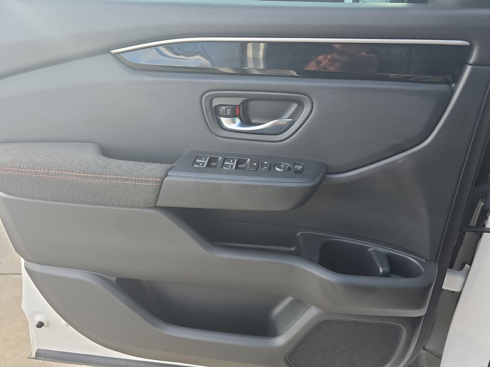 Used 2025 Honda Pilot Sport image 24