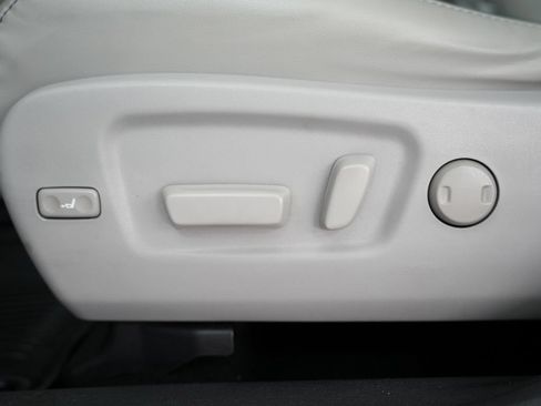 Used 2017 Toyota Highlander XLE AWD/4WD image 50