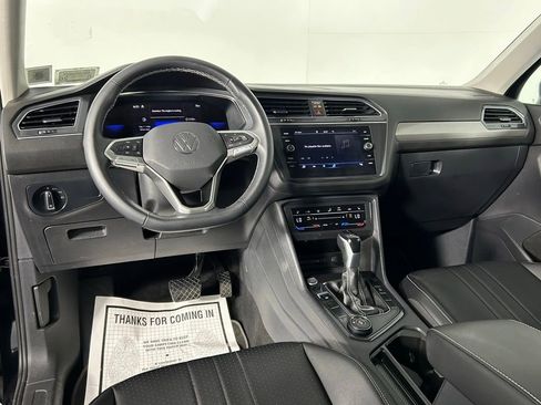 Used 2023 Volkswagen Tiguan SE w/ Panoramic Sunroof Package AWD/4WD image 16