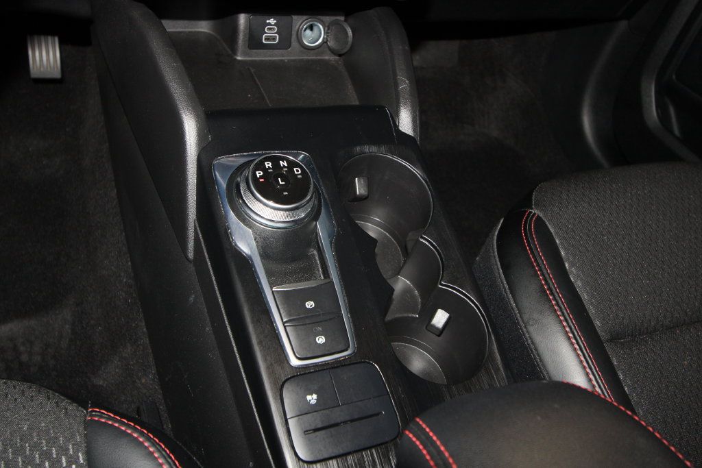 Used 2025 Ford Escape ST-Line Select w/ Class II Trailer Tow Package AWD/4WD image 16