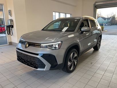 Certified 2025 Volkswagen Taos SE w/ Panoramic Sunroof Package