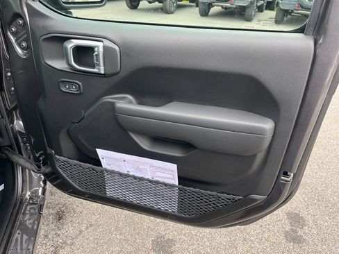 New 2026 Jeep Gladiator Sport image 10