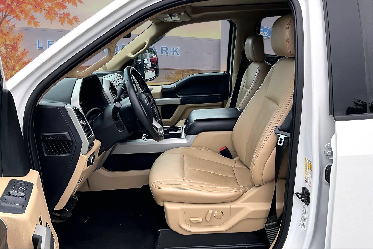 Used 2020 Ford F250 Lariat w/ Lariat Ultimate Package AWD/4WD image 22