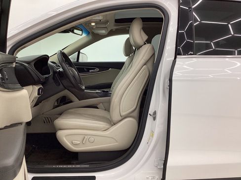 Used 2017 Lincoln MKX Reserve w/ Lincoln MKX Climate Package AWD/4WD image 14