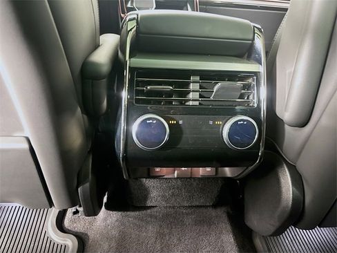 Used 2025 Land Rover Range Rover Sport SE image 25