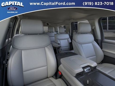 New 2026 Ford Expedition Active image 10