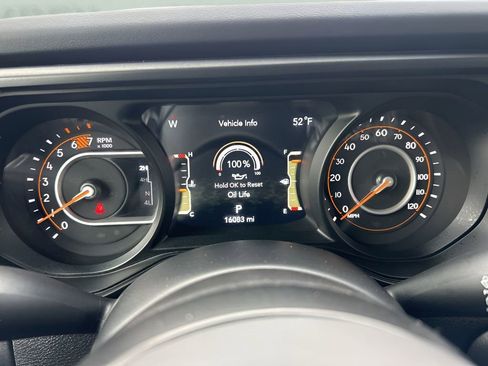 Used 2025 Jeep Wrangler Unlimited Rubicon image 20