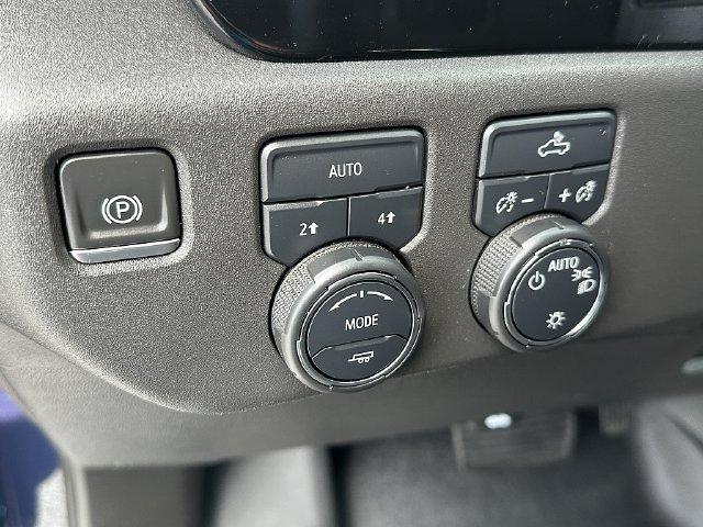 Used 2023 Chevrolet Silverado 1500 LT AWD/4WD image 22
