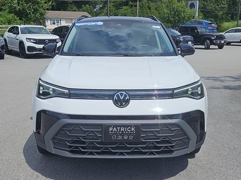 Used 2025 Volkswagen Taos SE AWD/4WD image 24
