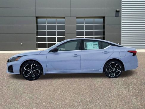New 2025 Nissan Altima 2.5 SR w/ SR Premium Package AWD/4WD image 2