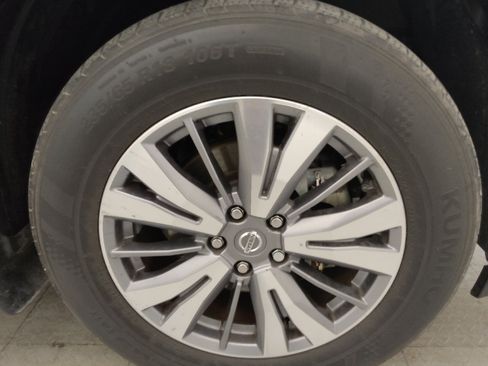 Used 2020 Nissan Pathfinder S image 31