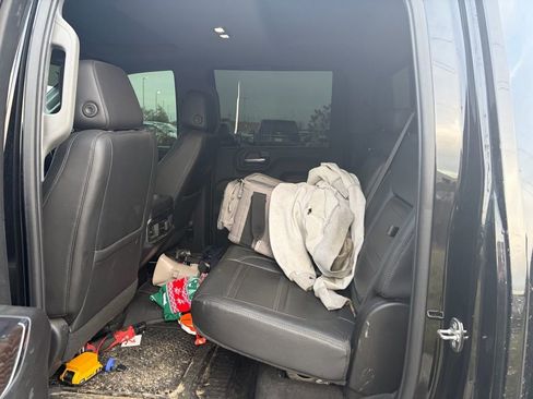 Used 2022 GMC Sierra 2500 Denali w/ Denali Black Diamond Edition image 11