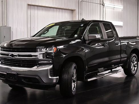 Used 2021 Chevrolet Silverado 1500 LT image 3
