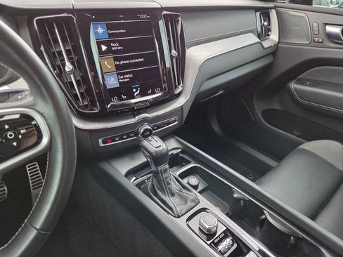 Used 2021 Volvo XC60 T5 R-Design image 34