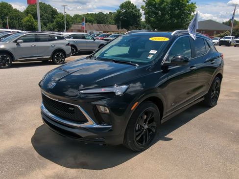 Used 2025 Buick Encore GX Sport Touring FWD image 5