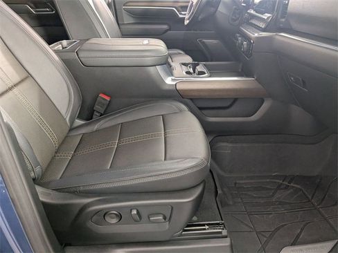 Certified 2024 Chevrolet Silverado 2500 High Country w/ Technology Package image 33