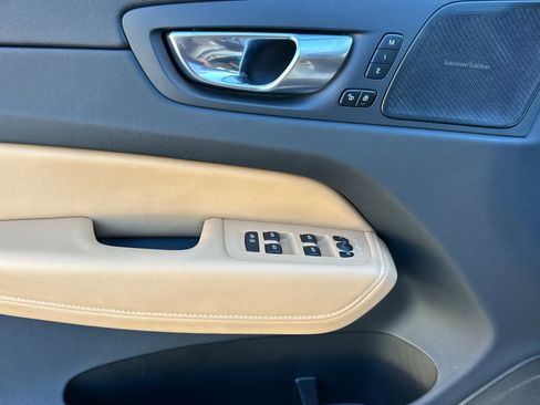 Certified 2023 Volvo XC60 B5 Ultimate w/ Climate Package image 12