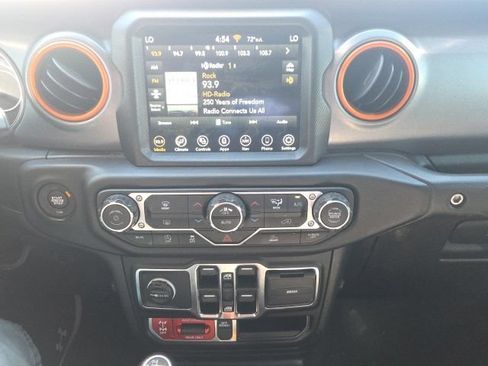 Used 2021 Jeep Gladiator Mojave AWD/4WD image 24