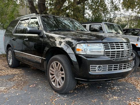 Used 2014 Lincoln Navigator 4WD image 4