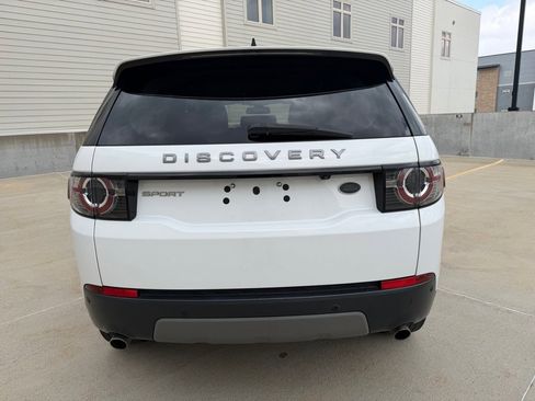 Used 2019 Land Rover Discovery Sport SE image 6
