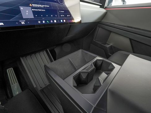 Used 2025 Tesla Cybertruck AWD Crew Cab image 20