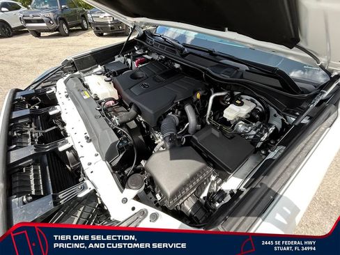 Used 2025 Toyota Tundra SR5 AWD/4WD image 23