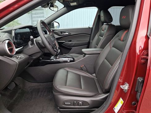 Used 2025 Chevrolet Trax RS w/ Driver Confidence Package FWD image 13