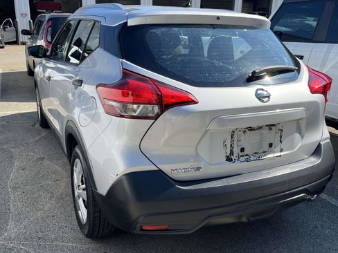 Used 2019 Nissan Kicks S FWD image 5