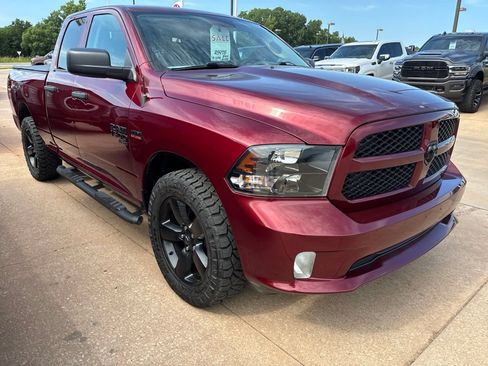 Used 2019 RAM 1500 Express w/ Express Value Package AWD/4WD image 1