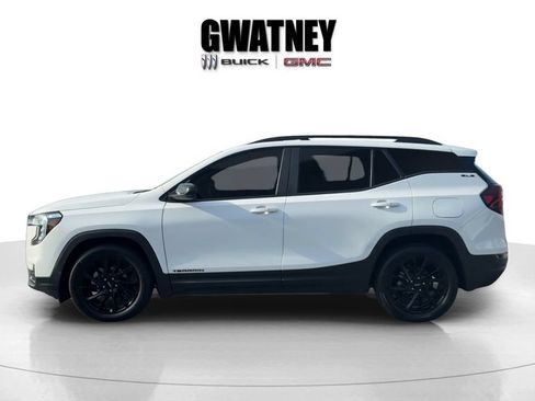Used 2024 GMC Terrain SLE w/ Elevation Edition FWD image 6