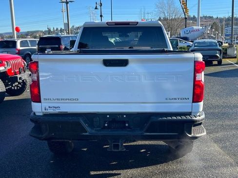 Used 2022 Chevrolet Silverado 2500 Custom w/ Custom Value Package image 9