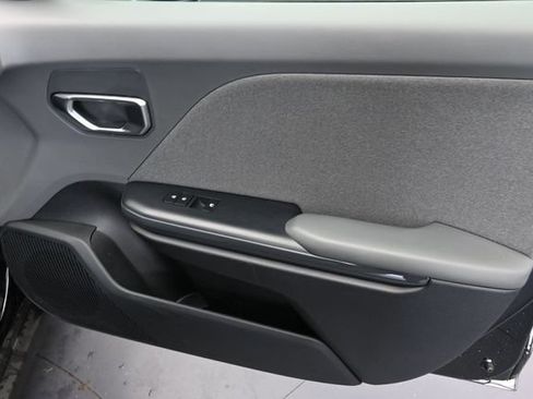 Used 2025 Kia K4 EX FWD image 32