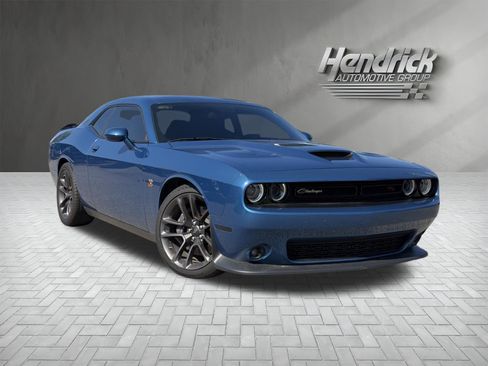 Used 2022 Dodge Challenger R/T Scat Pack RWD image 2