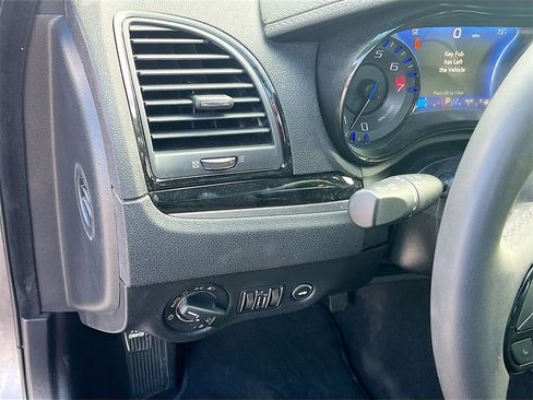 Used 2023 Chrysler 300 S image 10