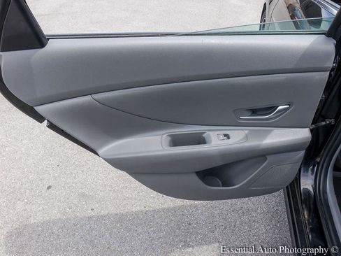Used 2022 Hyundai Elantra SEL w/ Convenience + Premium Package FWD image 21
