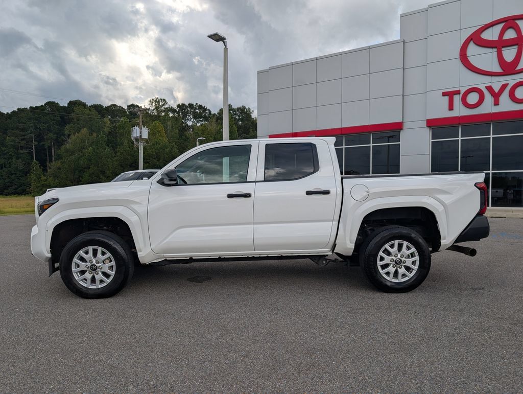 Used 2026 Toyota Tacoma SR AWD/4WD image 2
