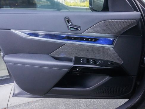 Used 2024 BMW i7 M70 w/ Premium Package AWD/4WD image 28