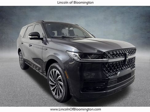 Used 2025 Lincoln Navigator Black Label AWD/4WD image 11