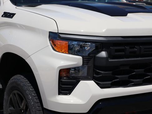 New 2026 Chevrolet Silverado 1500 Custom Trail Boss w/ LPO, Dark Essentials Package AWD/4WD image 6