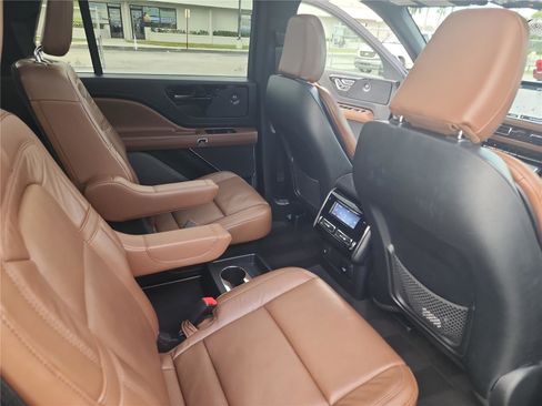 Used 2023 Lincoln Aviator Reserve w/ Equipment Group 201A image 22