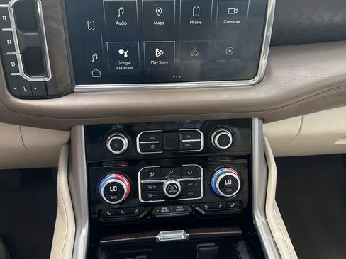 Used 2023 GMC Yukon Denali AWD/4WD image 24