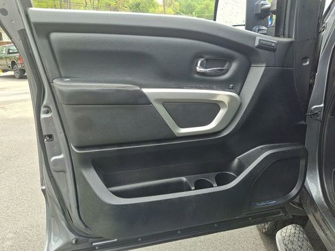 Used 2016 Nissan Titan SL AWD/4WD image 12