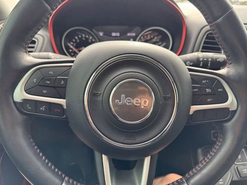 Used 2019 Jeep Compass Trailhawk w/ Leather Interior Group AWD/4WD image 12