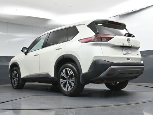 Used 2021 Nissan Rogue SV image 26