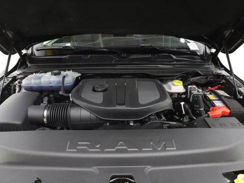 Used 2025 RAM 1500 Laramie image 31