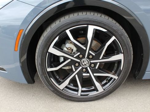 Certified 2023 Toyota Prius Prime FWD image 8